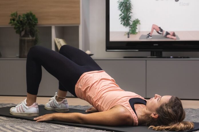10 Esercizi Efficaci per Bruciare Grassi e Tonificare il Corpo a Casa