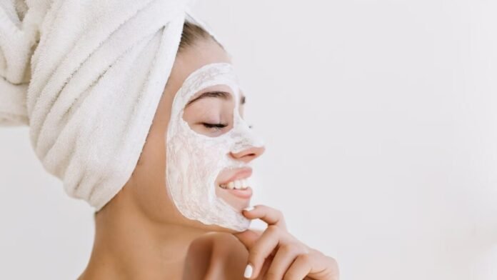 Cura della Pelle Maschera Fai-da-Te con Ingredienti Naturali